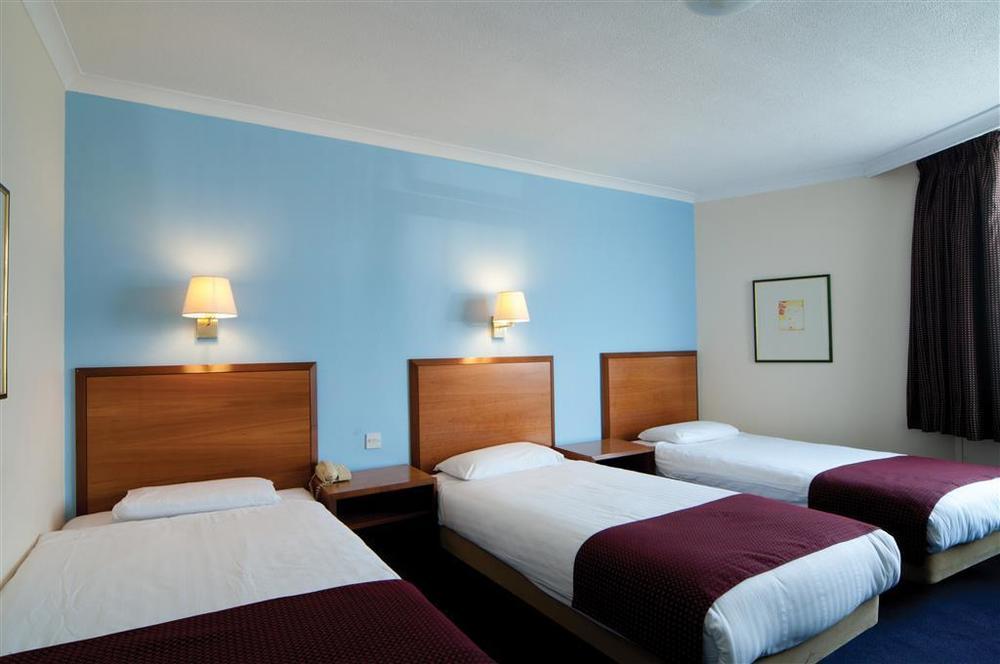 The Bell Hotel Epping Szoba fotó