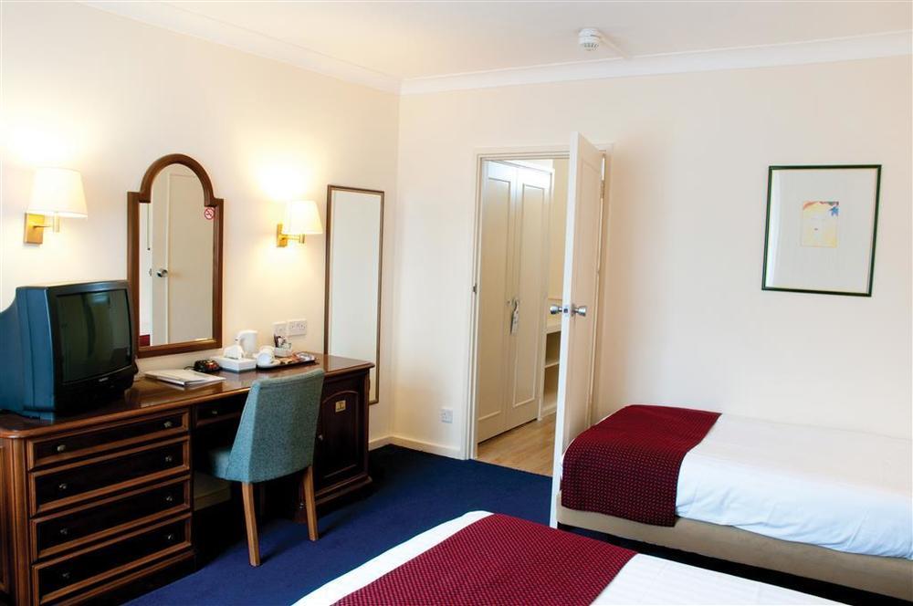 The Bell Hotel Epping Szoba fotó