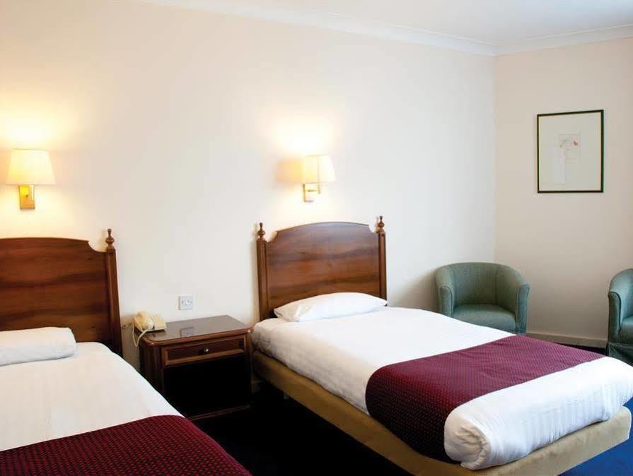 The Bell Hotel Epping Kültér fotó